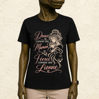 T-shirt Femme illustré « Douce comme une maman, féroce comme une lionne »